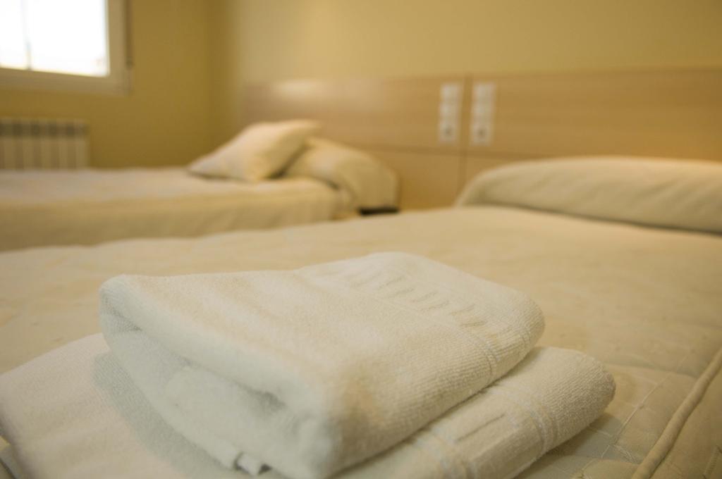Hostal Europa Castejón Extérieur photo